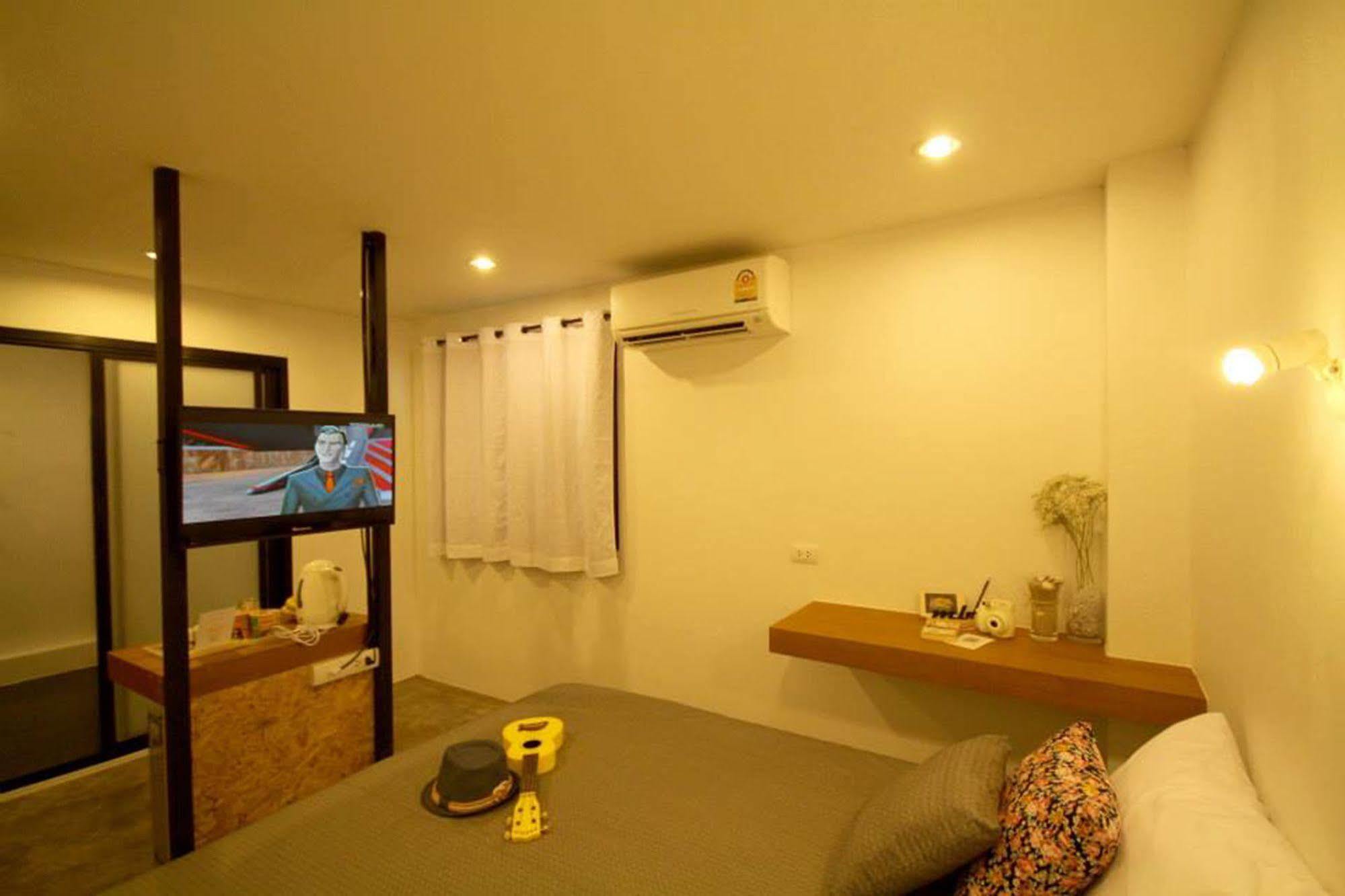 Hostel Mbed Phuket Zewnętrze zdjęcie