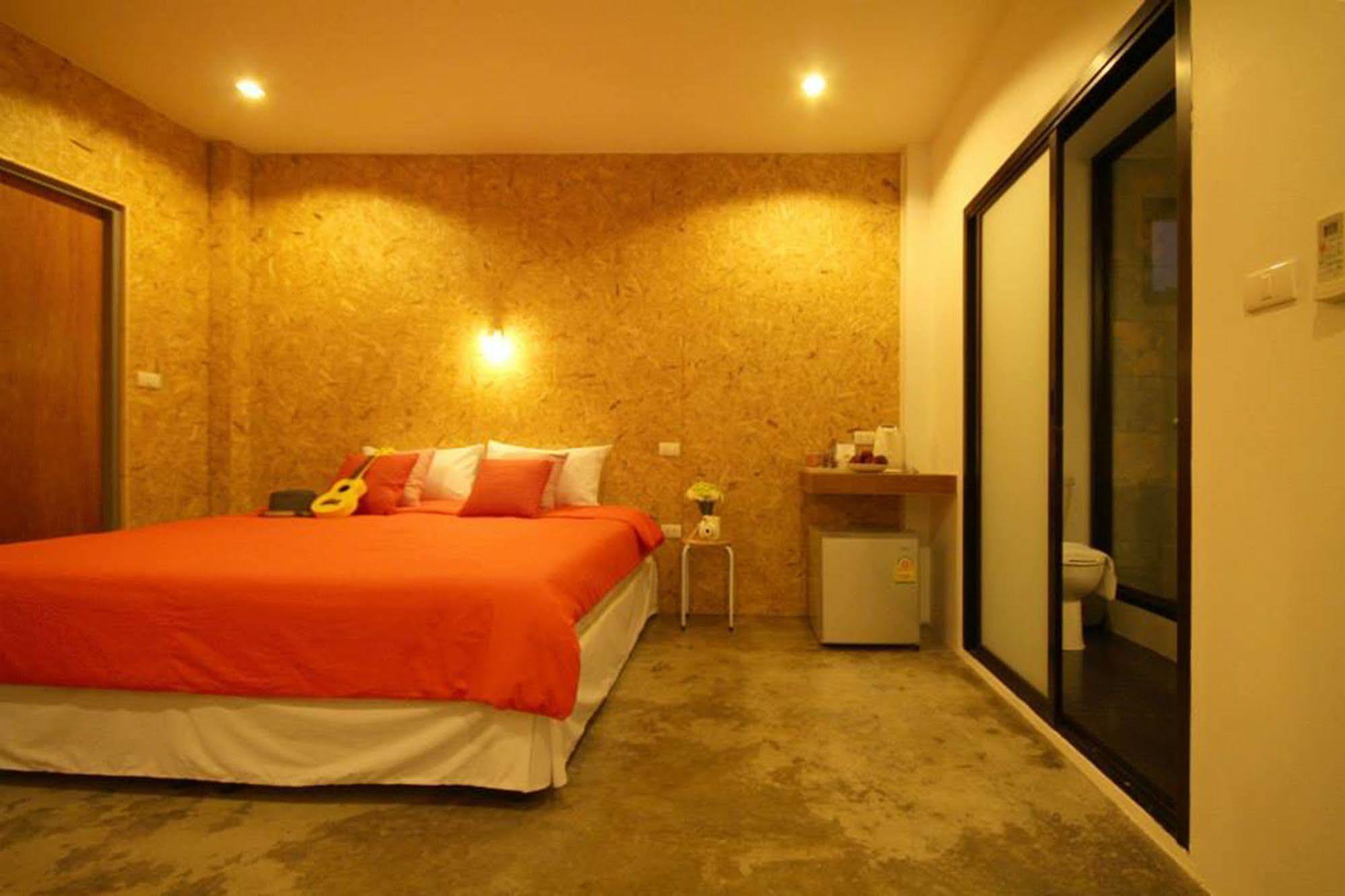 Hostel Mbed Phuket Zewnętrze zdjęcie
